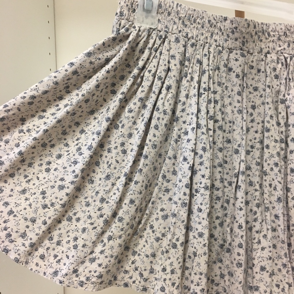 Floral print skirt